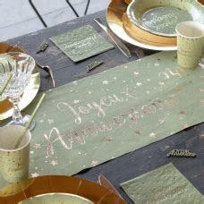 Chemin De Table Joyeux Anniversaire Vert Sauge Deco Anniversaire Pas Cher