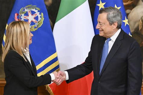 Meloni E Draghi A Palazzo Chigi Per La Cerimonia Della Campanella Poi