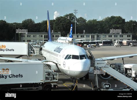 Air Berlin Airplane Lufthansa Hi Res Stock Photography And Images Alamy