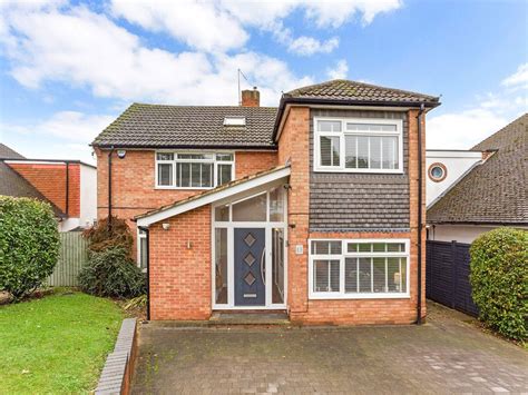 4 Bed Detached House For Sale In Goddington Road Bourne End