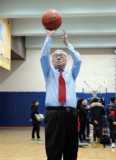 신명철의 스포츠 인물 열전 한국농구의 살아 있는 전설 김영기金英基 브라보마이라이프