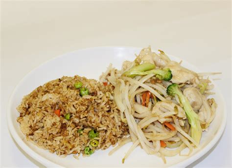 Schicken Chop Suey With Fried Rice 雞芽菜炒飯 General Thai Chinese