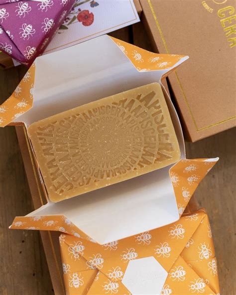 Soins Au Miel Et Cire Dabeille Naturelle Beeswax And Honey Soaps