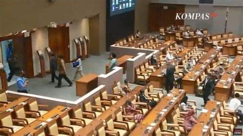 Fraksi Demokrat Walk Out Dari Sidang Paripurna Dpr Pengesahan Ruu Cipta