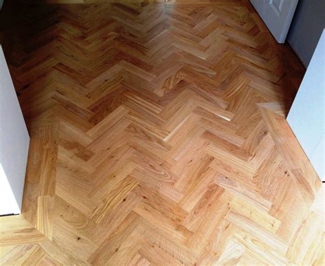 024hrusticherringboneparquetnaturalwoodflooringvarnisheddoubleblocksframebespoke