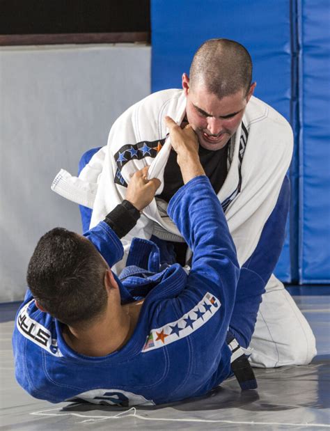 Rear Naked Choke In Jiu Jitsu Master The Finish