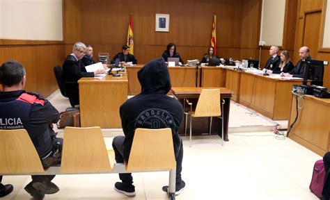 Comen A El Judici Contra El Professor De Malgrat Acusat D Agredir