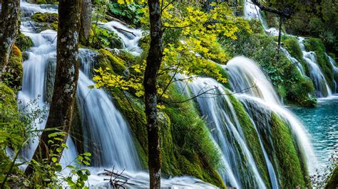 Waterfall in Plitvice Lakes National Park, Croatia – Windows Spotlight ...