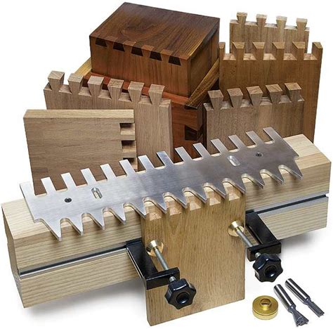 MLCS Pins And Tails Through Dovetail Templates And Clamping System