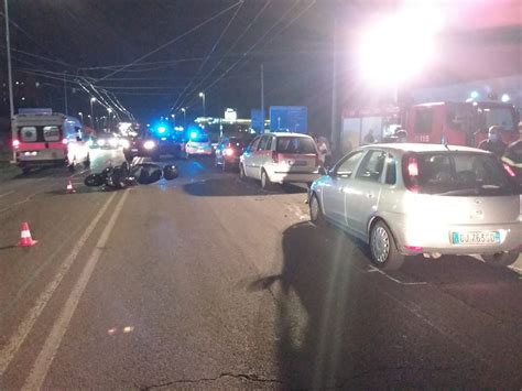 Cagliari Moto Contro Auto In Viale Marconi C Un Ferito Grave