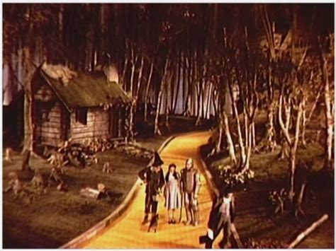 Behind the Curtain: A behind-the-scenes look at The Wizard of Oz (1939) | Wizard of oz 1939 ...