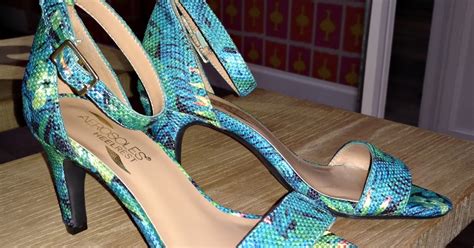 Shoe Of The Day Aerosoles Laminate Dress Sandals Shoeography