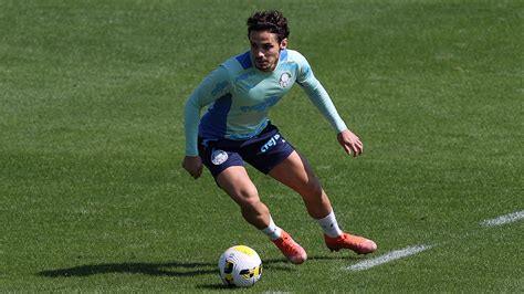 Raphael Veiga Fica De Fora Do Treino E Deve Desfalcar O Palmeiras