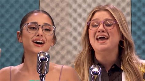 Watch Ariana Grande And Kelly Clarkson Sing Each Other S Songs Video