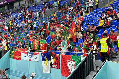 Torcida da Lusa marca presença em estreia de Portugal na Copa