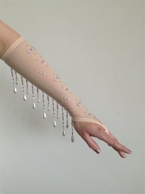 Ella Nude Illusion Gauntlet Artofit