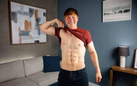 Bodybuilder Maksim Johnson Get Naked And Showing Tight Butt