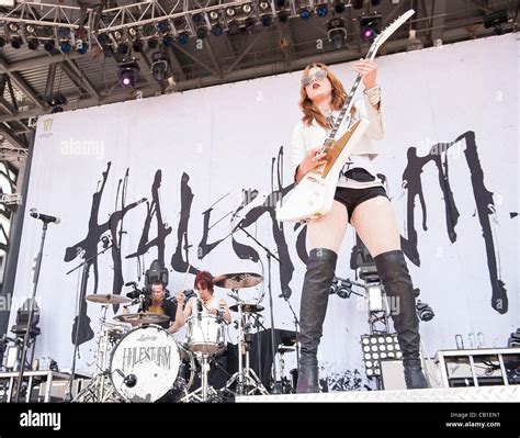 May Columbus Ohio Usa Singer Guitarist Lzzy Hale And