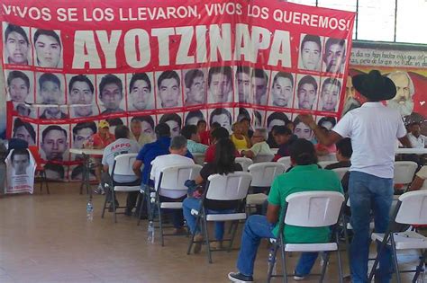 Alista AMLO reunión con padres de los 43 normalistas de Ayotzinapa El