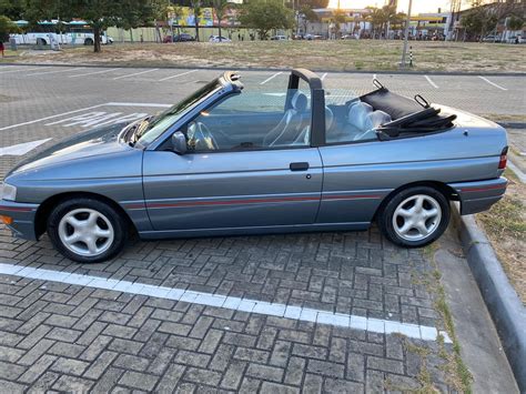 Escort XR3 Conversivel A Estação Raridades reúne Carros antigos de