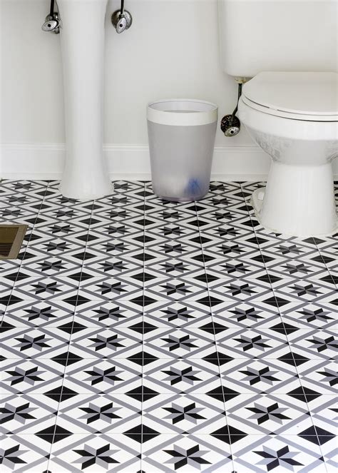 How To Cover Ugly Rental Bathroom Floors With A Vinyl Mat The Homes I