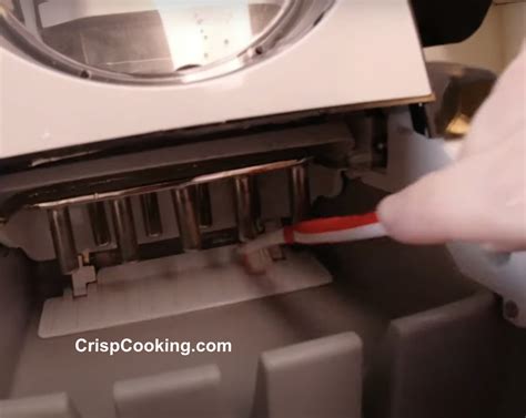 How To Clean A Frigidaire Ice Maker Simple Steps With Pictures