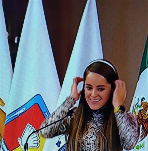 Zona De Famosos Karla Ayala Villalobos Dinosaurio Recien Nacido