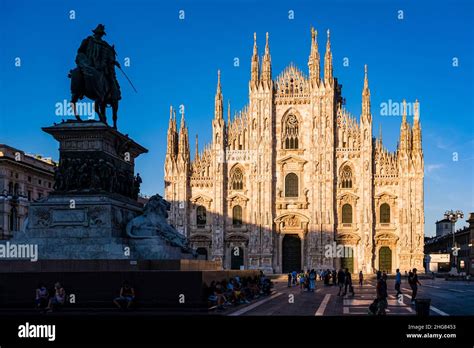 Milan Duomo Statue Hi Res Stock Photography And Images Alamy