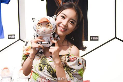 Những hot girl LMHT nổi tiếng vừa xinh đẹp vừa tài năng
