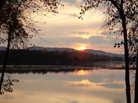 Wisconsin River at Spring Green, Wisconsin | Wisconsin river, Wisconsin ...