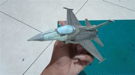 Merakit Paper Craft Pesawat Tempur F 16 Fighting Falcon Papercraft Youtube