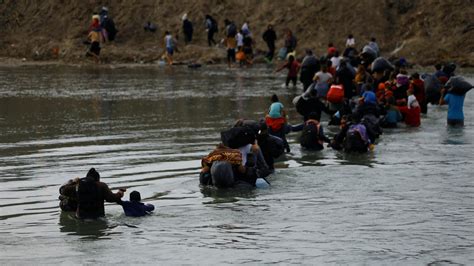 Tragedia en el Río Bravo Migrantes Mueren Ahogados en el Fango al