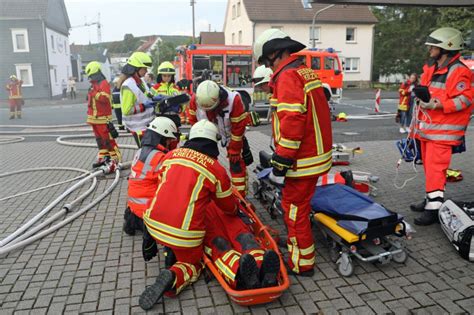 Feuerwehr DRK Übung Eichen14 wirSiegen das Siegerland Portal