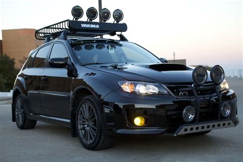 Subaru Impreza Hatchback Photos and Specs. Photo: Subaru Impreza ...