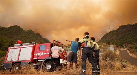 El incendio de Tenerife continúa sin control y es uno de los más