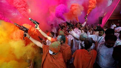 Holi 2023 LIVE: May colours of joy, enthusiasm always shower in your ...