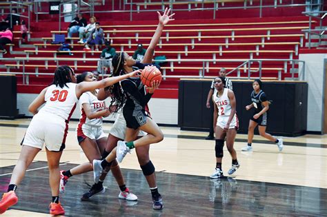 Huntsville Girls Basketball Secures Sixth Consecutive District Title