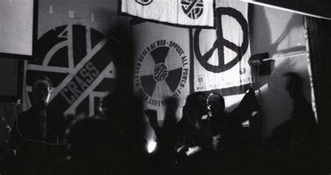 Discarga Directa Crass Nos Explica Toda Su Discografía