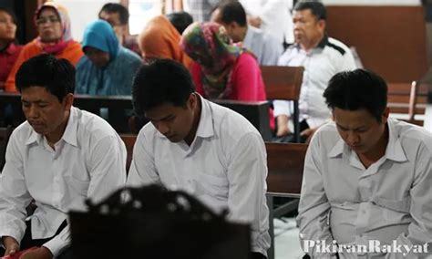 Polisi Kasus Judi Online Divonis 2 Tahun