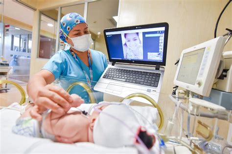 Madres en casa y sus bebés hospitalizados en UCI se conectan gracias a