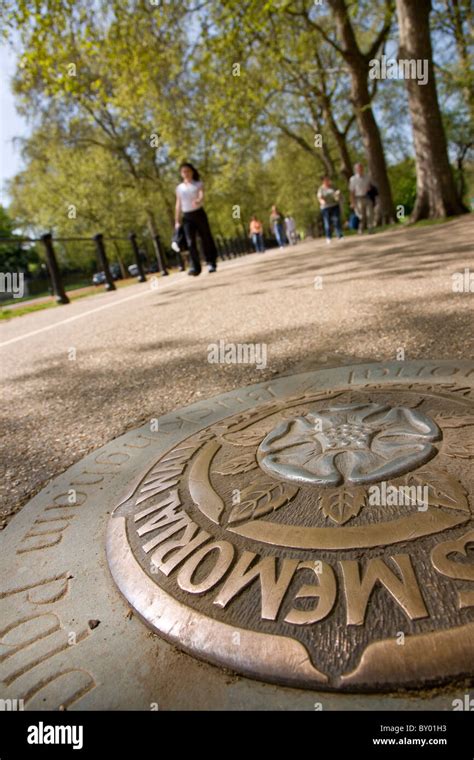 Diana Princess Of Wales Memorial Walk Hi Res Stock Photography And