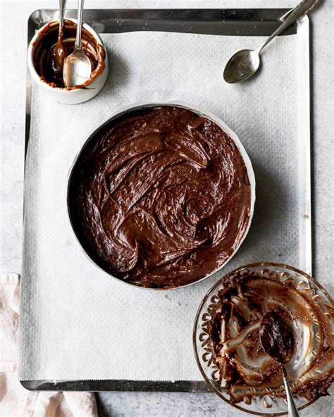 Flourless Gooey Chocolate Fudge Cake With Melted Chocolate Belula