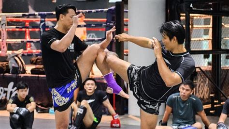 Muay Thai Beginners Evolve Daily