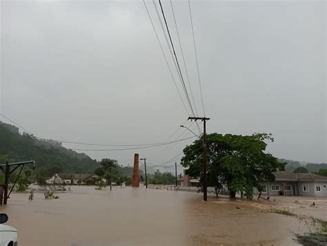 V Deo Barragem De Ituporanga Ultrapassa Da Capacidade E Come A A