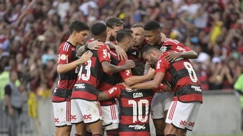 Para Seguir Na Briga Pelo Brasileirão Flamengo Busca Melhorar