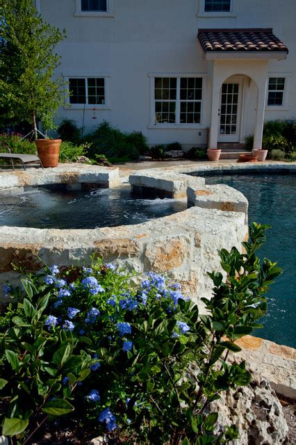 Cordillera Ranch Boerne Texas Round Pool With Raised Spa And Pool Deck