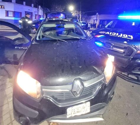 Tres Detenidos Pistolas Y Un Auto Secuestrado Tras Una Balacera Contra