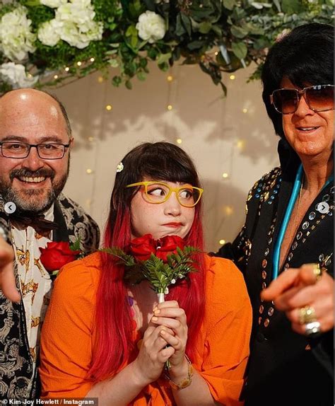 Hot Sexy Kim Joy Bikini Pics