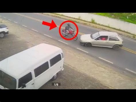 Moto Colide Carro Na Avenida J Nio Quadros Em Cruzeiro Youtube