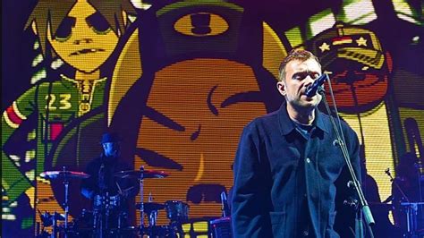 Vocalista De Gorillaz Sufre Caída En El Escenario Del Vive Latino 2018